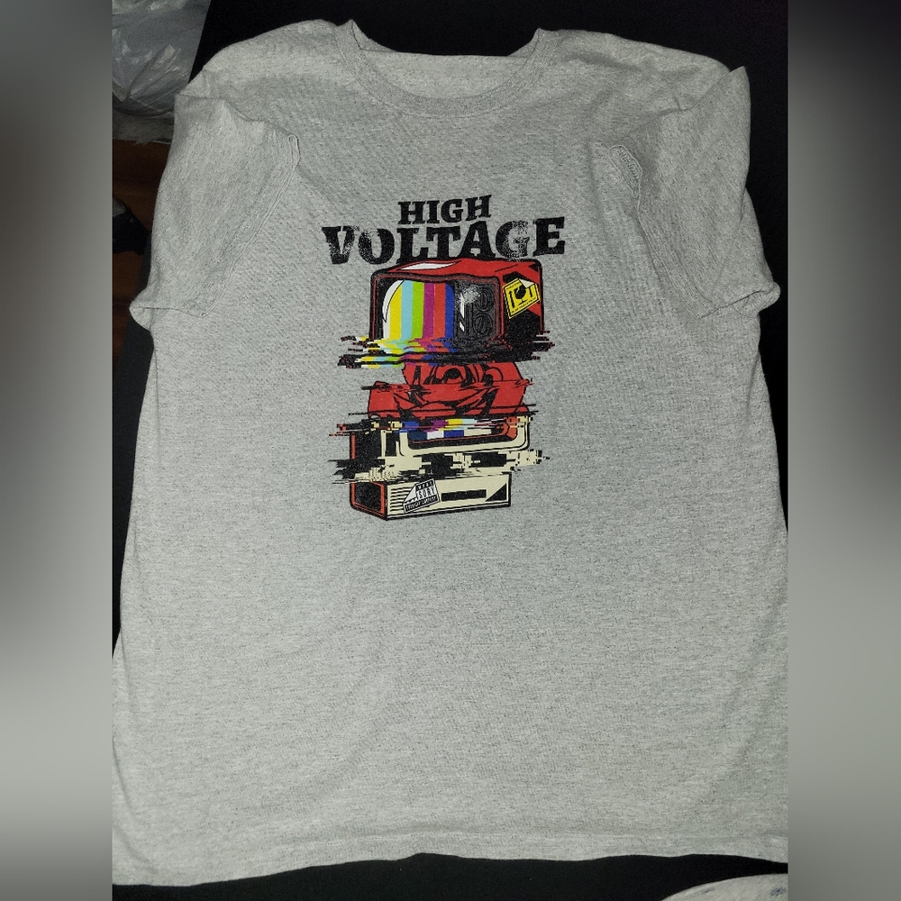 Custom shirt. Gamer. "High Voltage" Unisex. Size L. Like New!